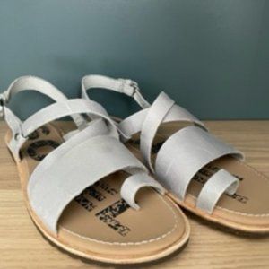 NWOT. Sorel Leather Sandals